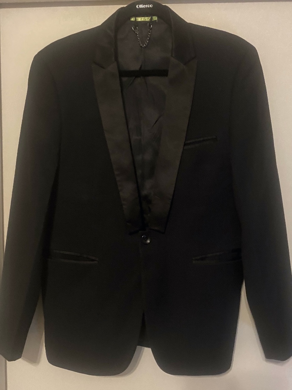 Van Heusen Mens Poly/Rayon Black Tuxedo Jacket SZ 38R/Skinny Fit/NWT